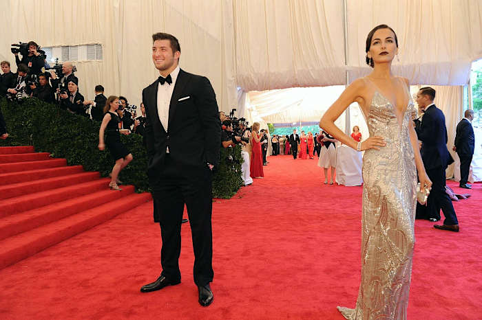 2012-Tim-Tebow-Camilla-Belle.jpg